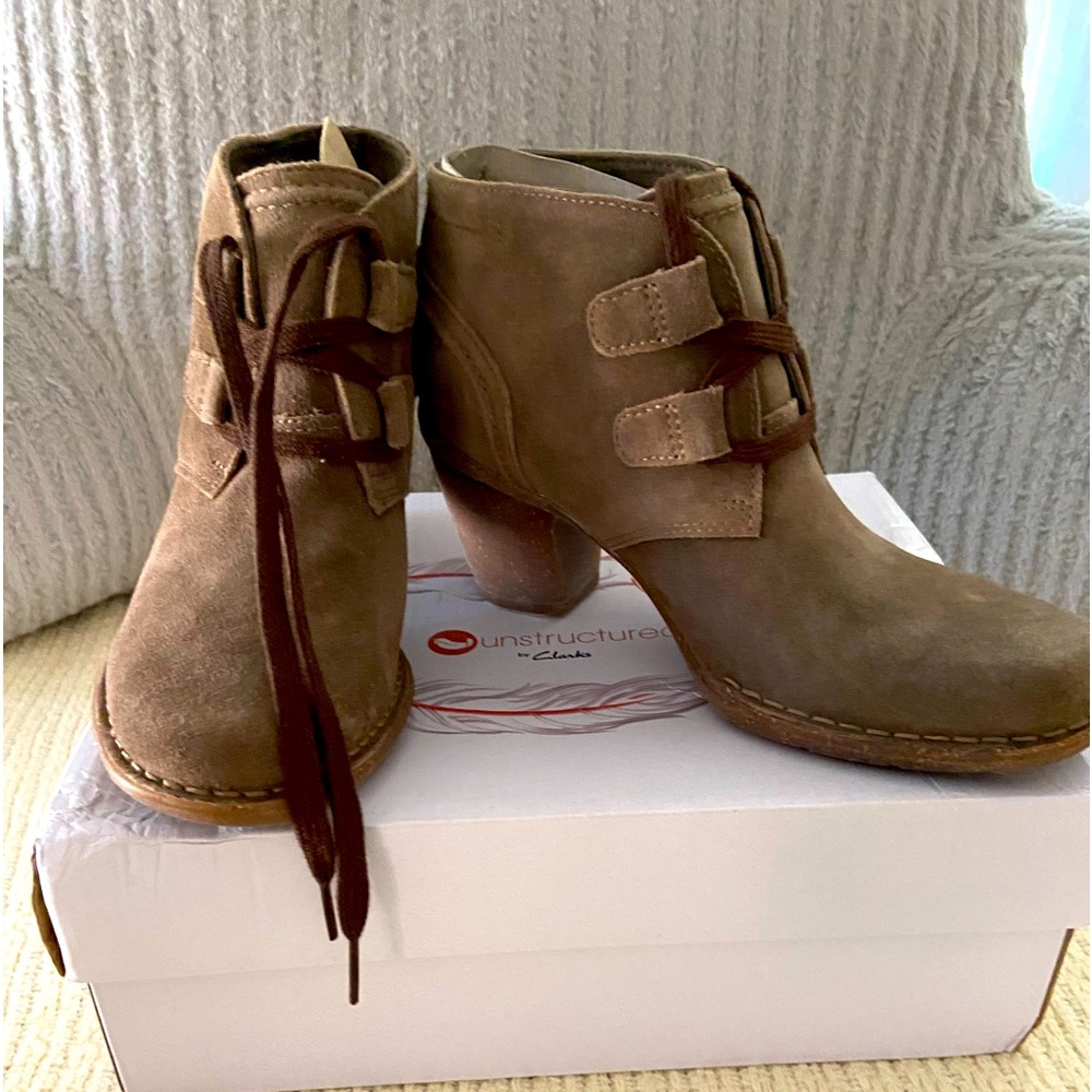 NIB Clark’s Woman’s Khaki Suede 8.5 Carley’s Lyon Style Pant Boot